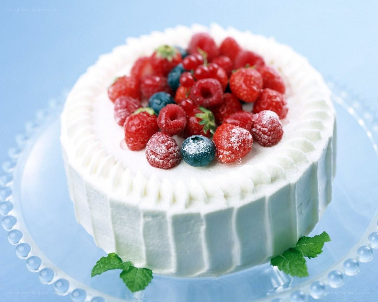 berry cream cake