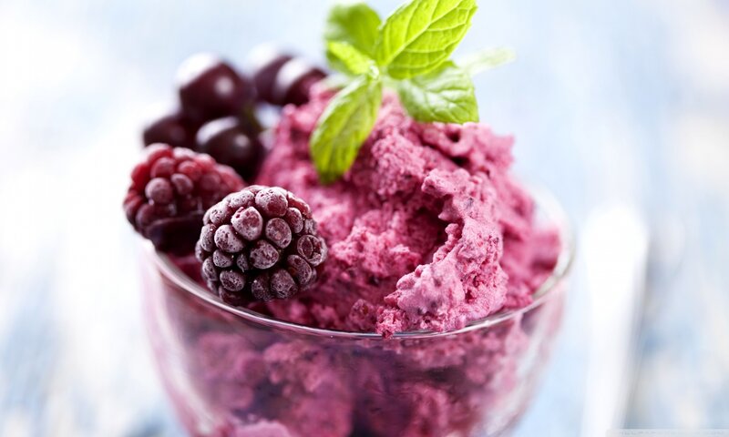 Berry Ice Cream in Glass — Purple