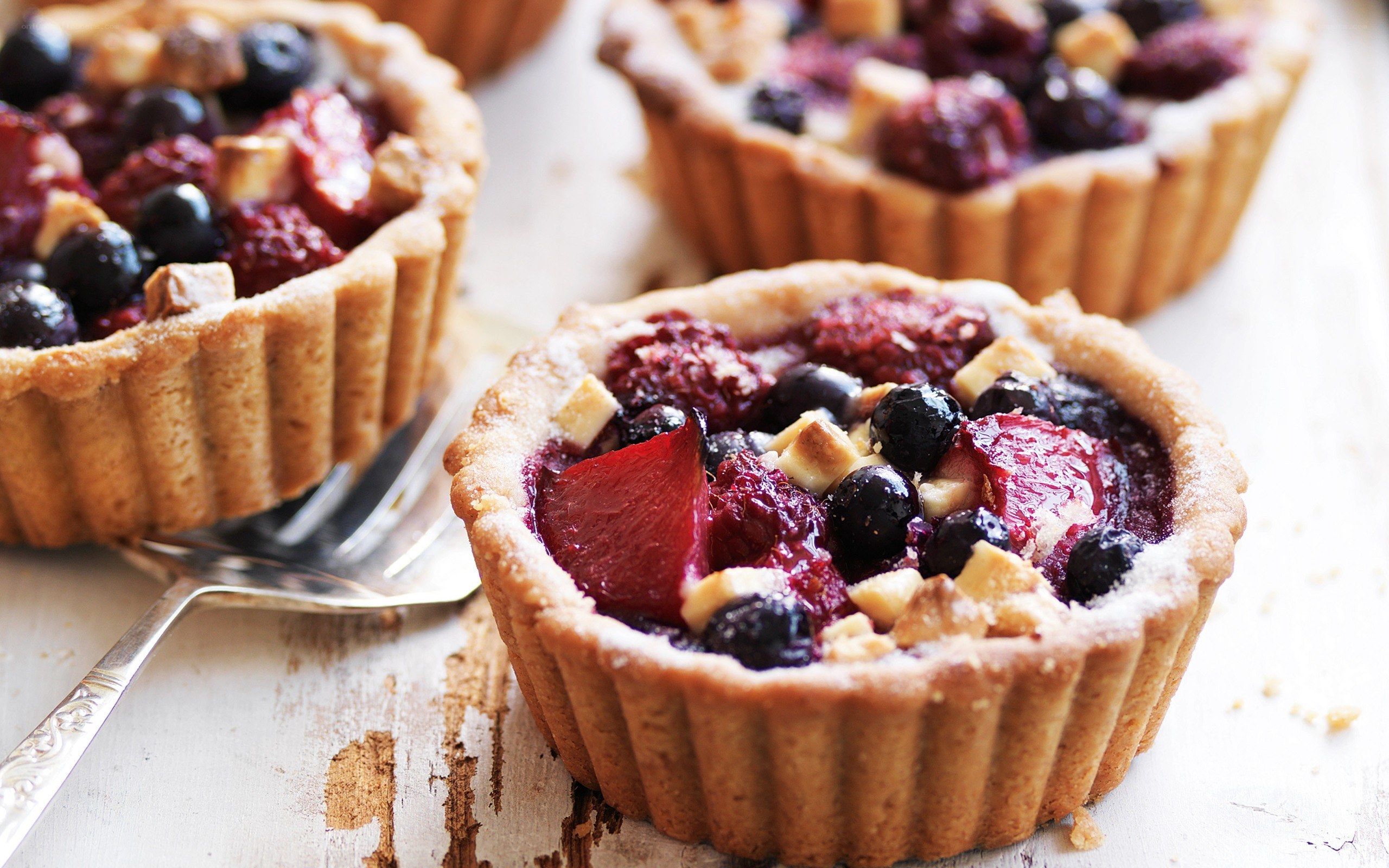 Berry tarts with crumble topping