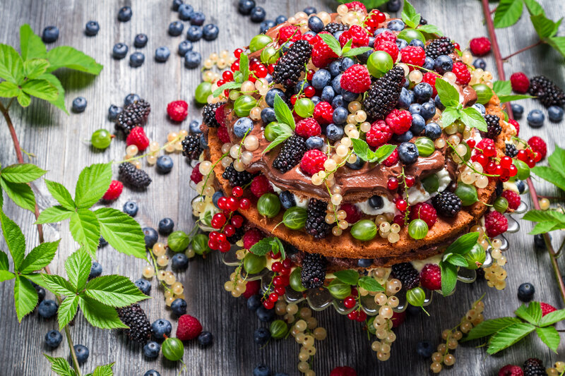 Berry-topped Cake — Brown