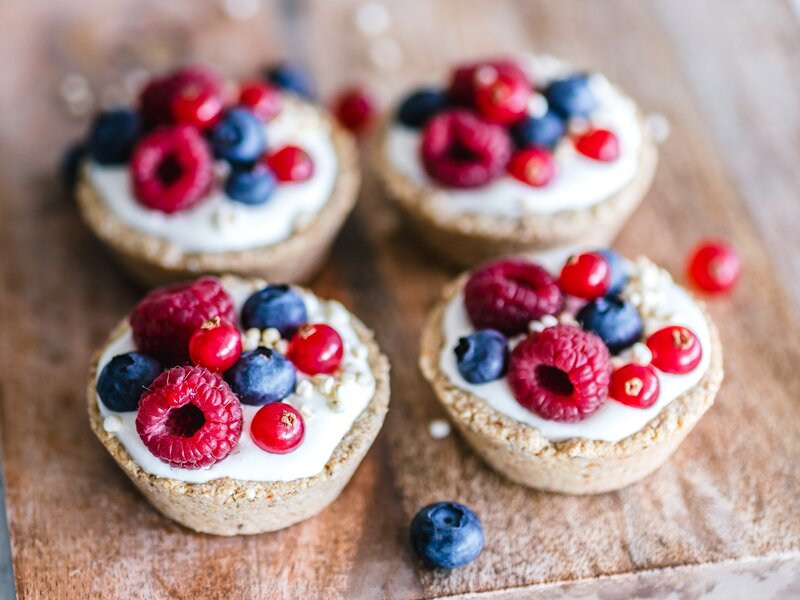Berry-topped Yogurt Cups