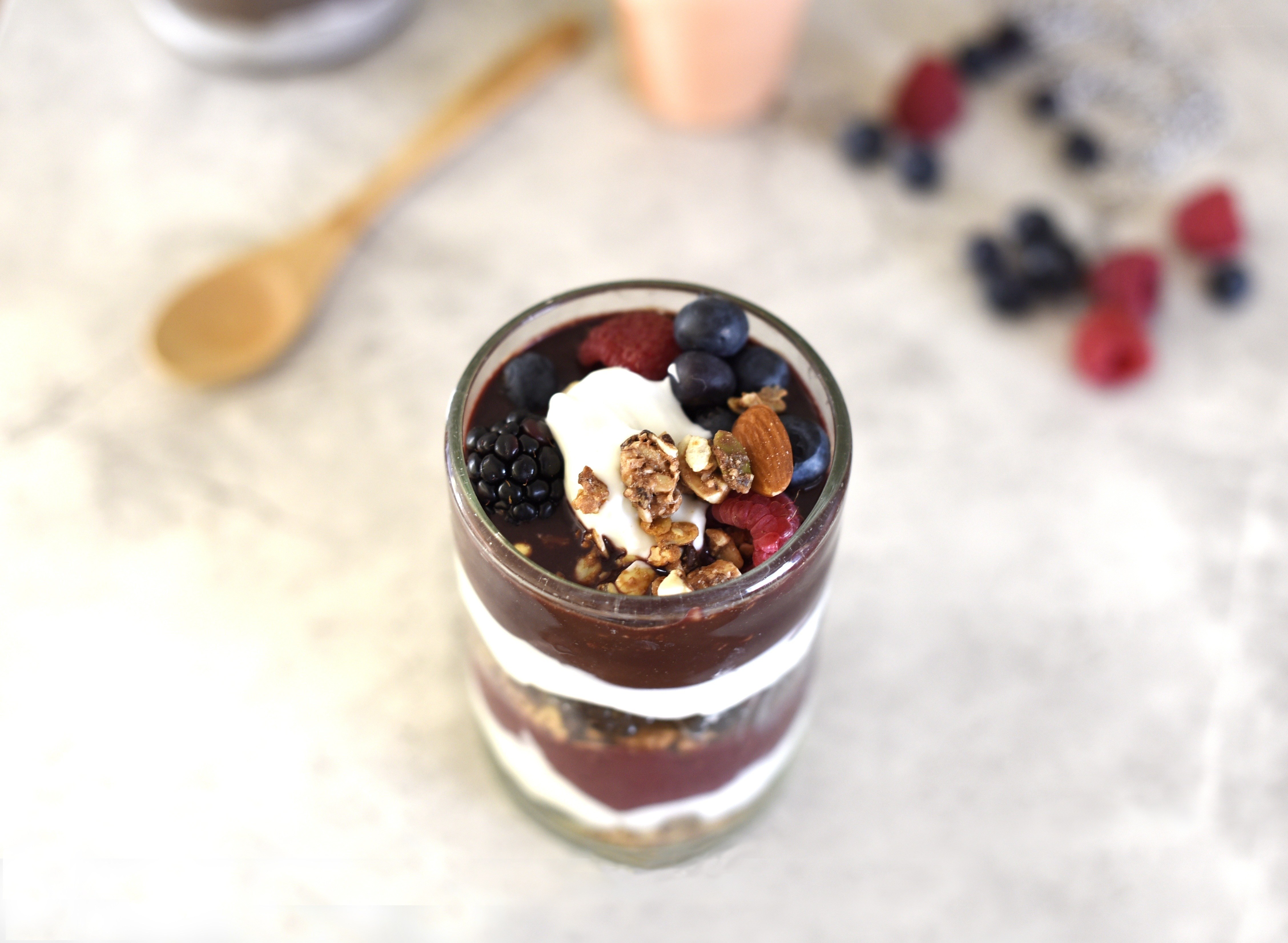Berry yogurt parfait