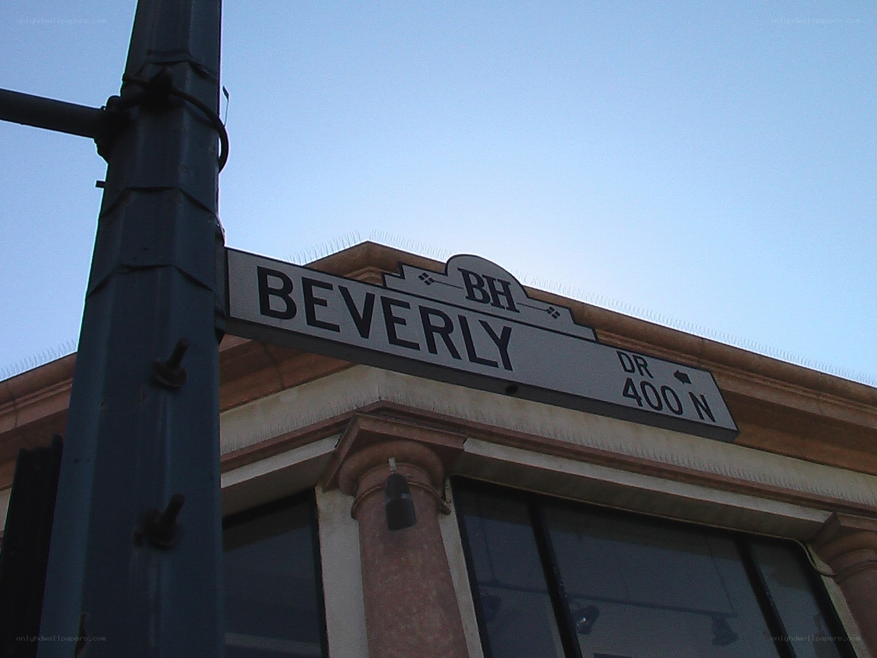Beverly Drive street sign