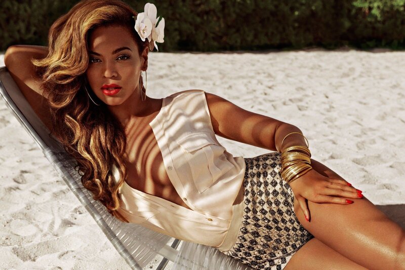 Beyoncé on a beach chair