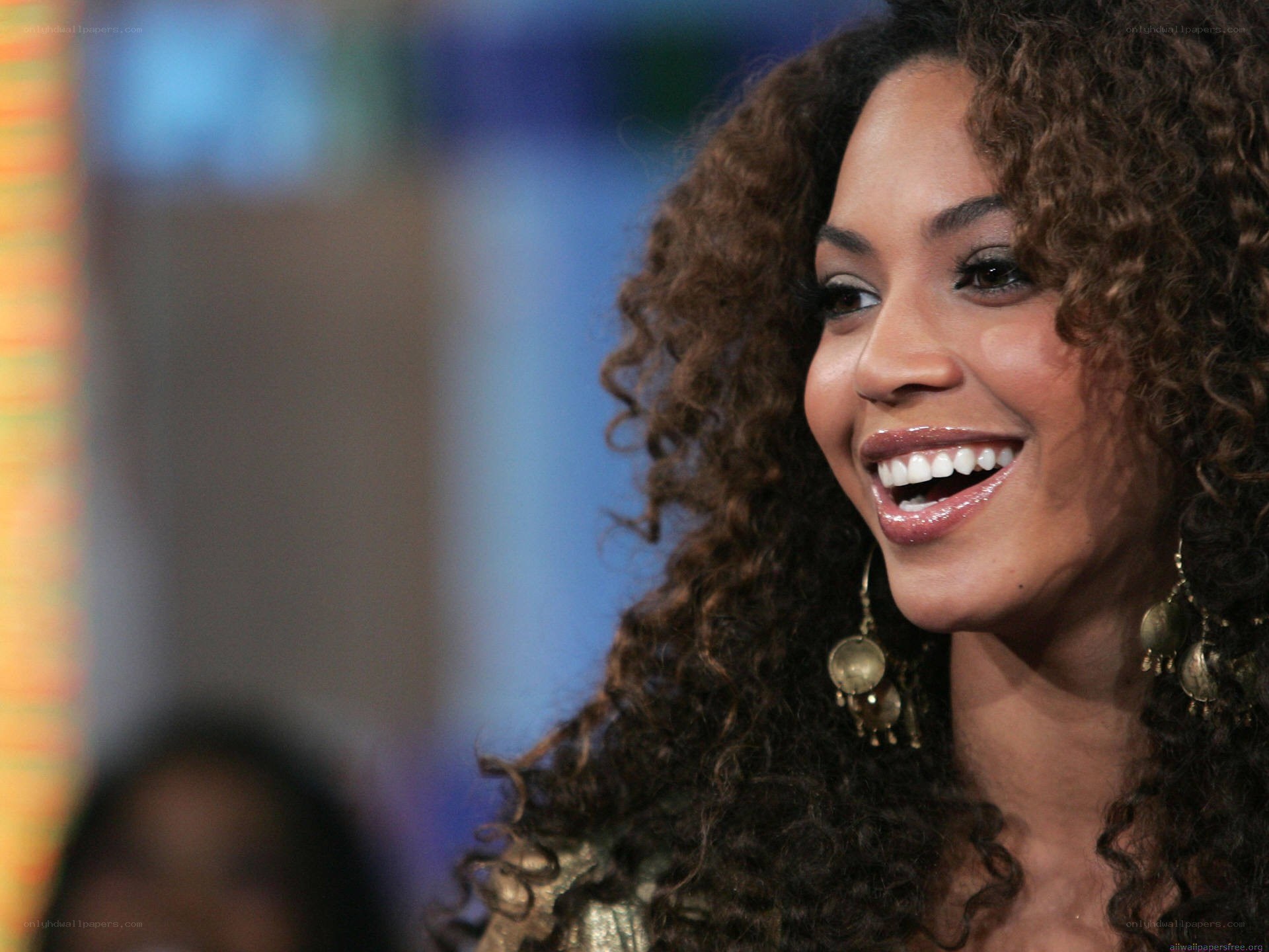 Beyoncé smiling on stage