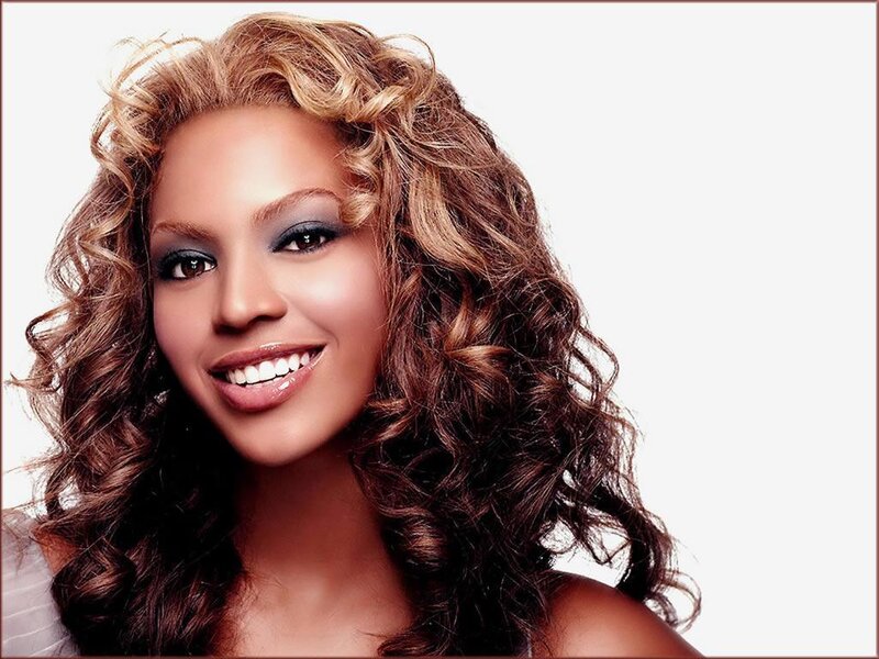 Beyoncé with curly hair