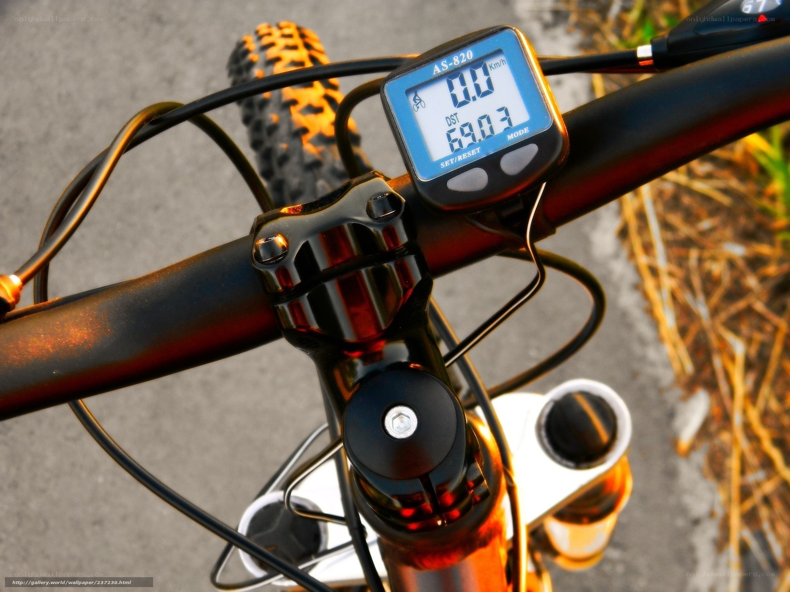 bicycle handlebar with digital display