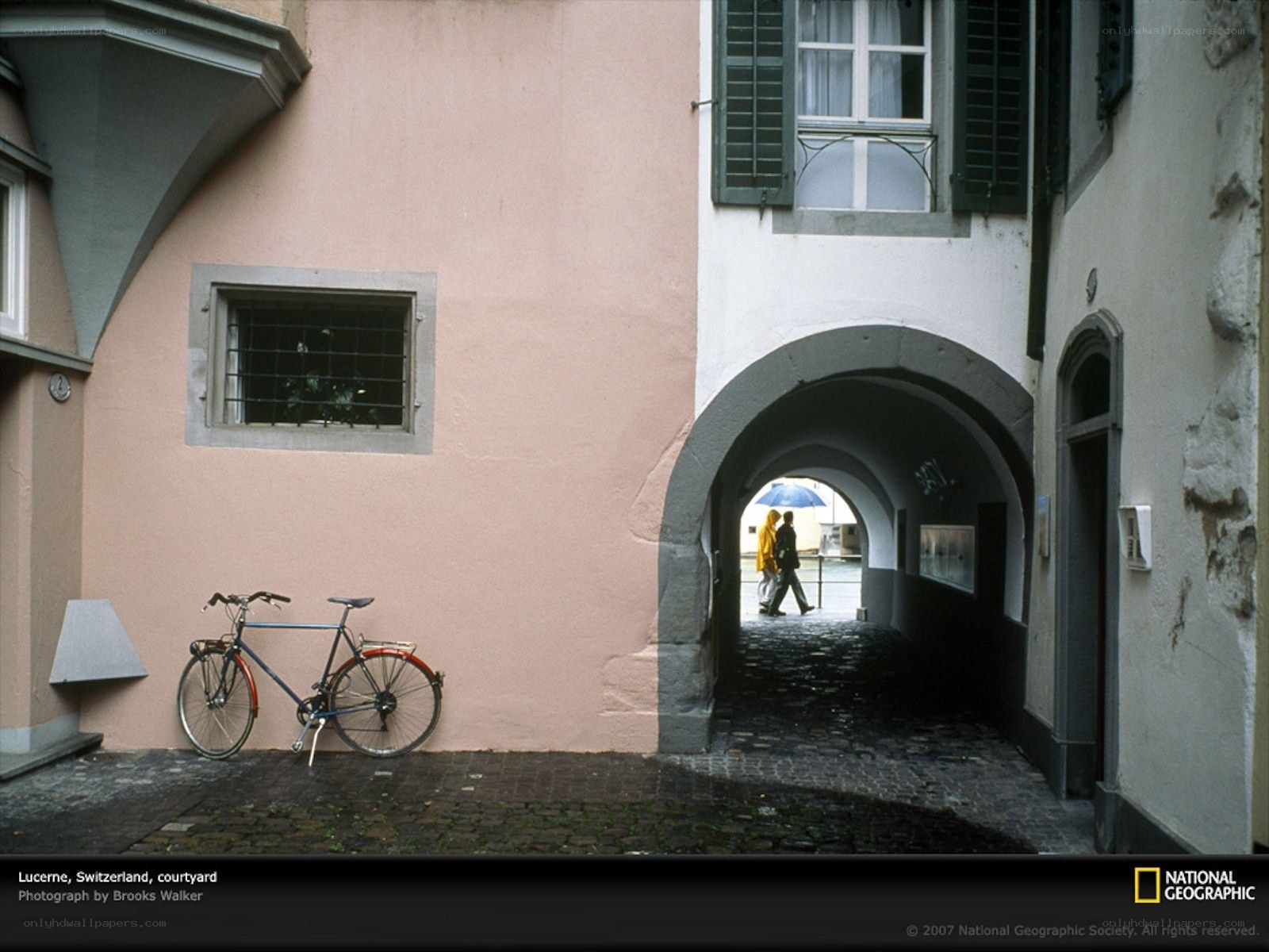 Bicycle in Lucerne courtyard