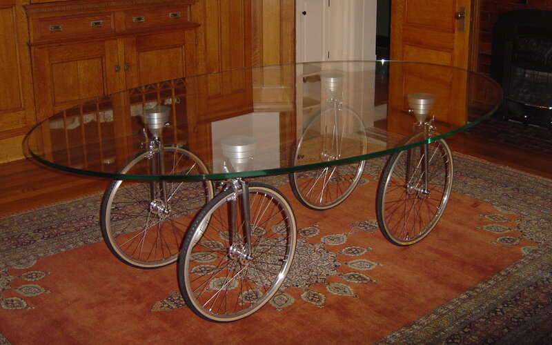 Bicycle wheel table