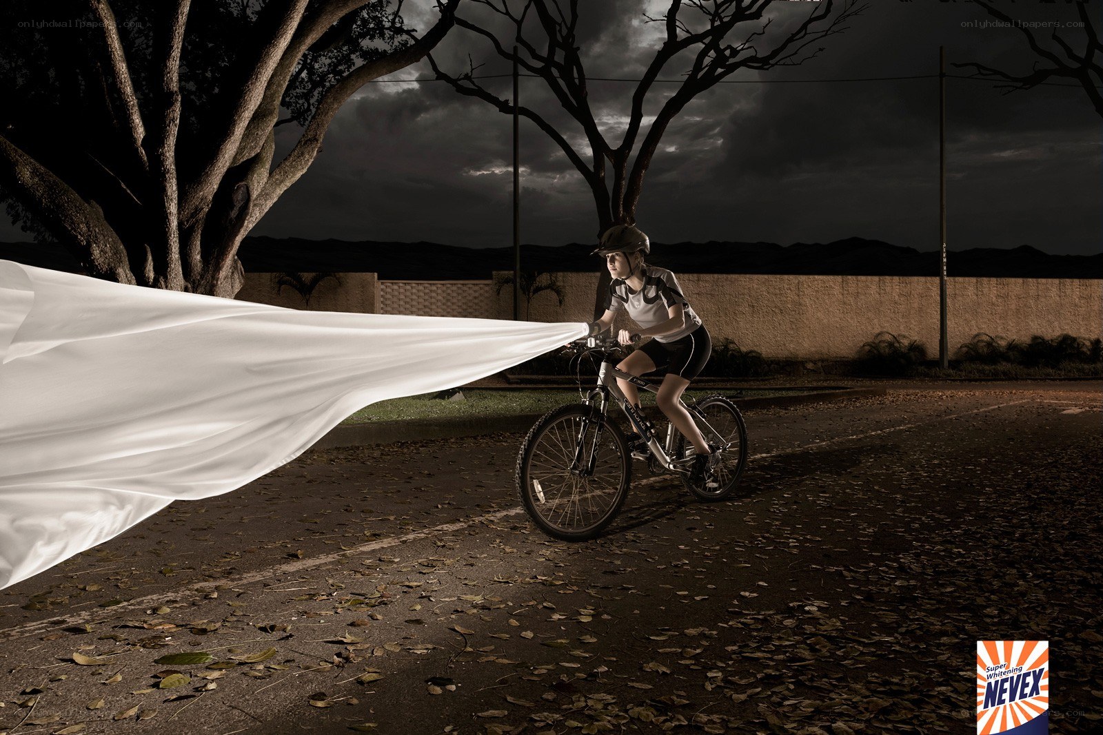 Bicyclist with white cloth