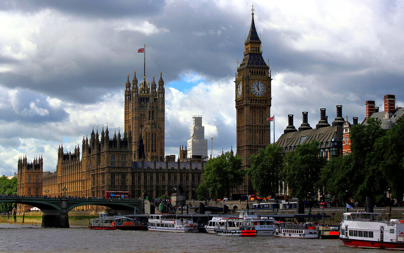 Big Ben and Houses of Parliament — Brown, Dramatic