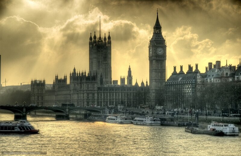 Big Ben and Houses of Parliament — Yellow, Dramatic