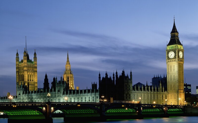 Big Ben and Parliament at dusk