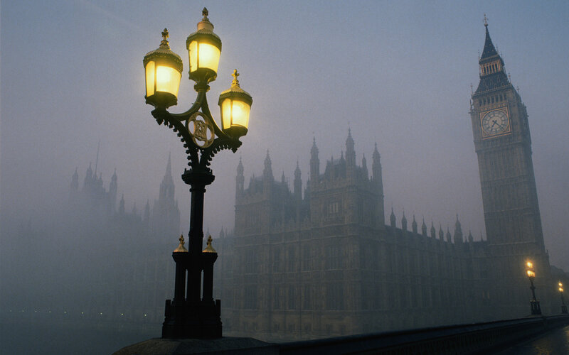 Big Ben and Parliament — Gray, Misty