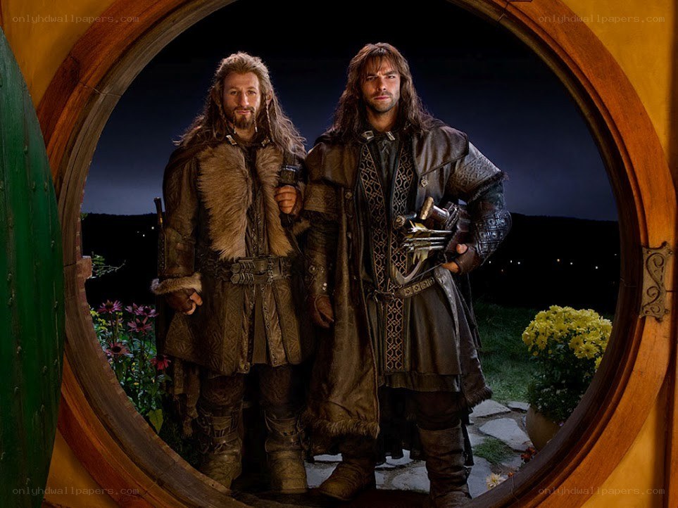Bilbo's door with dwarves
