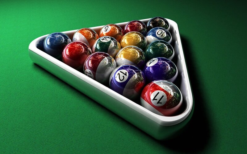 Billiard Balls in Triangle — Green, Neutral