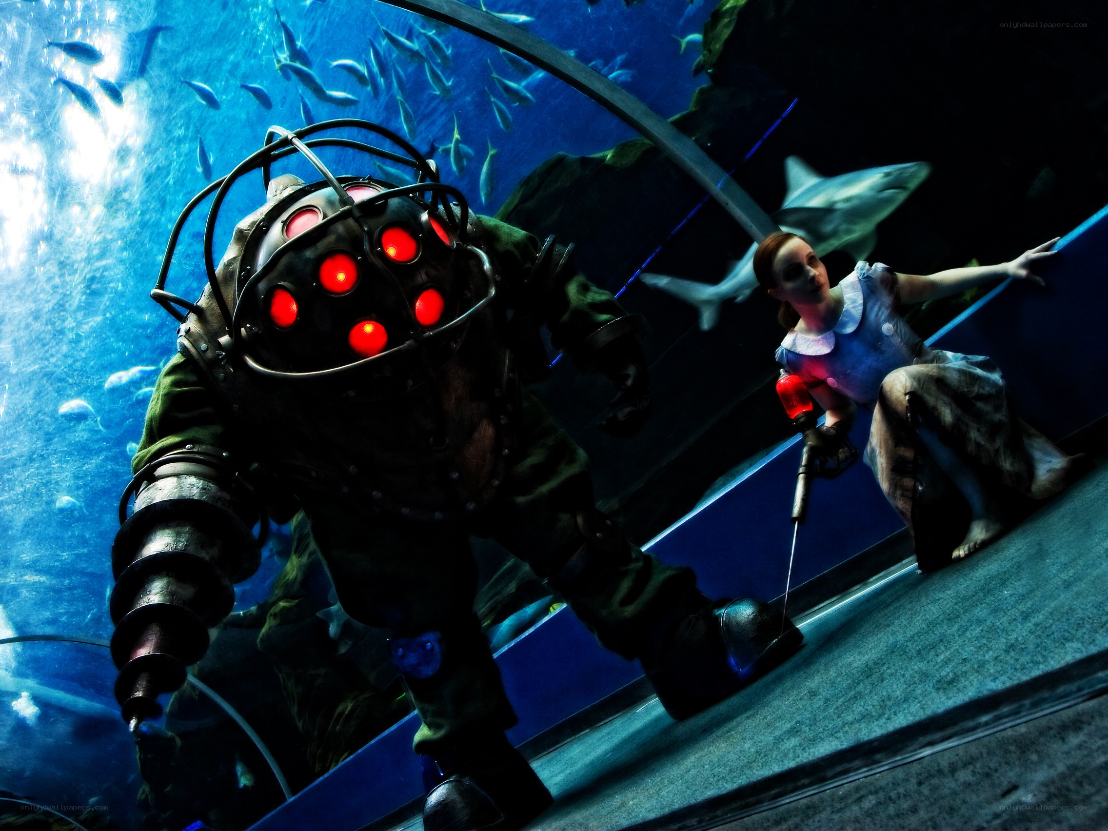 BioShock characters in aquarium
