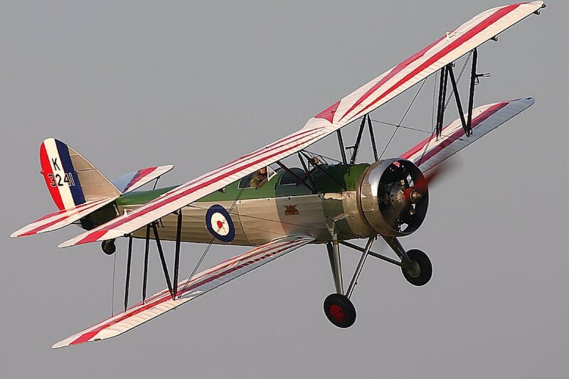 Biplane in Flight — Green, Dynamic