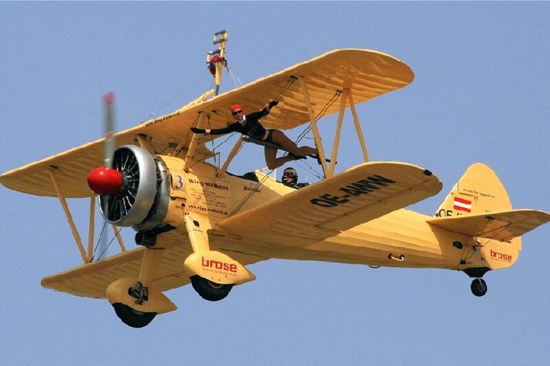 Biplane with wing walker