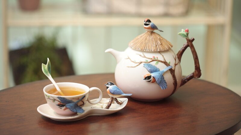 Bird-themed Teapot Set