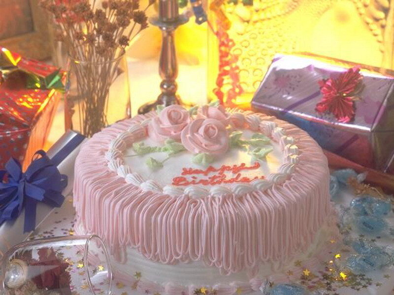 birthday cake with gifts