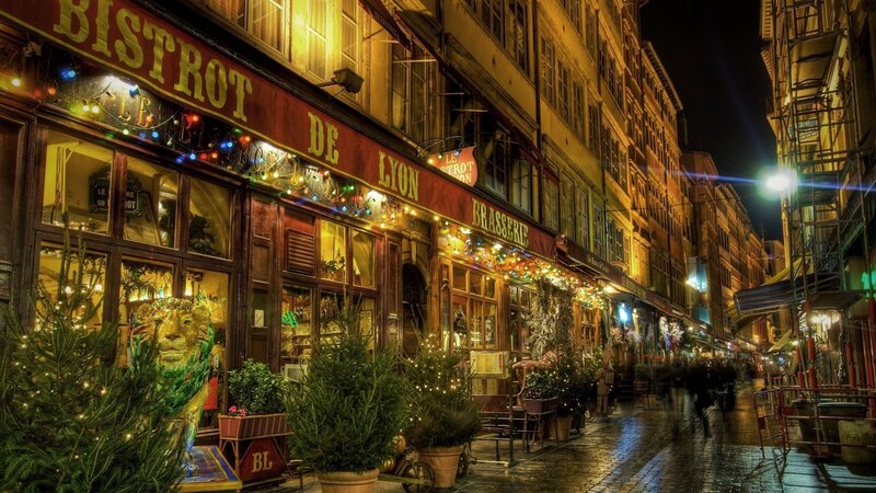 Bistro on a City Street — Yellow
