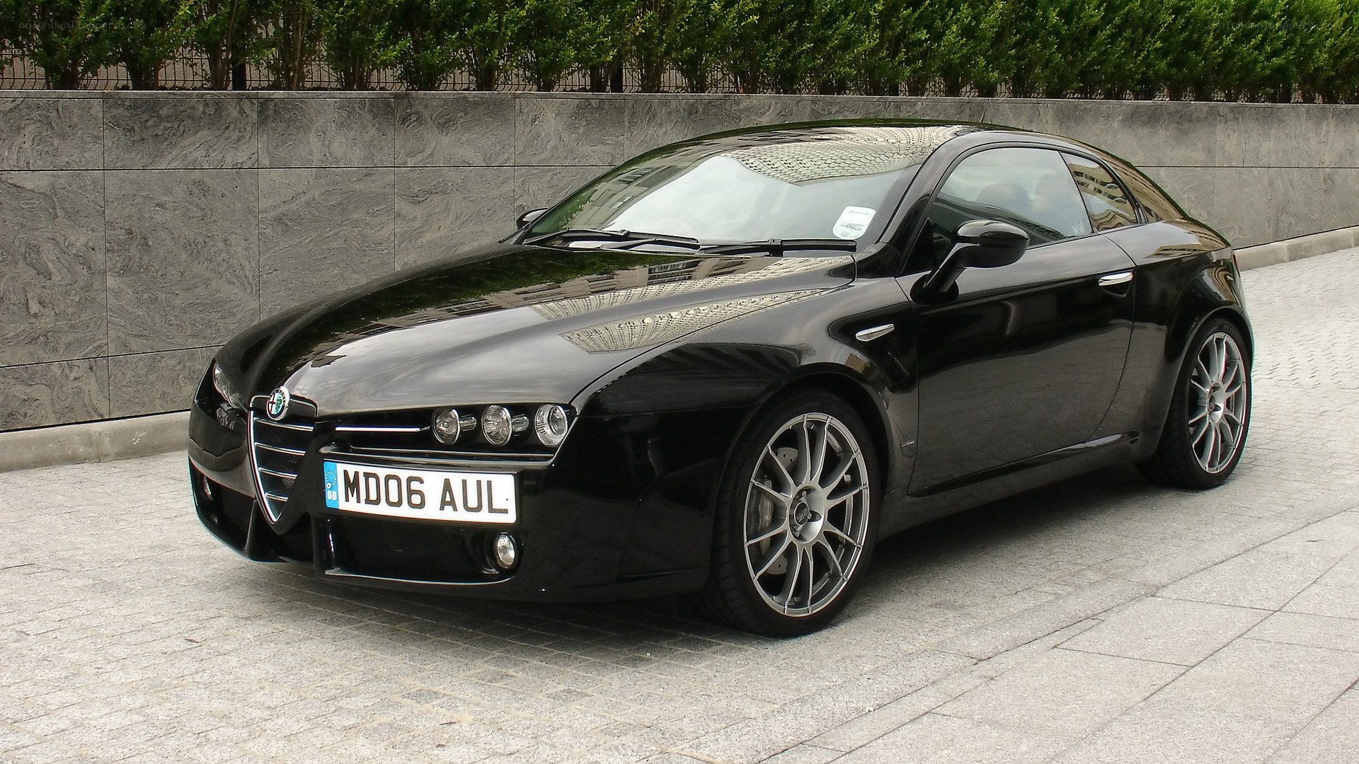 black alfa Romeo coupe