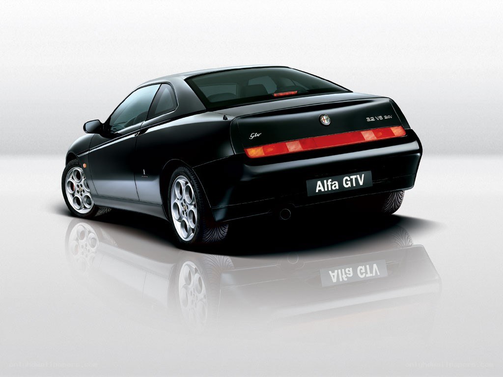 Black Alfa Romeo GTV