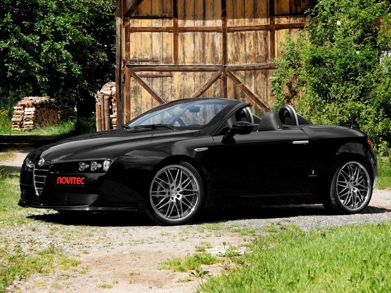 Black Alfa Romeo Spider