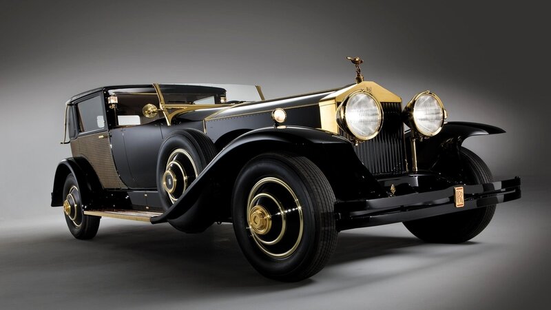 Black and Gold Vintage Car — Dramatic