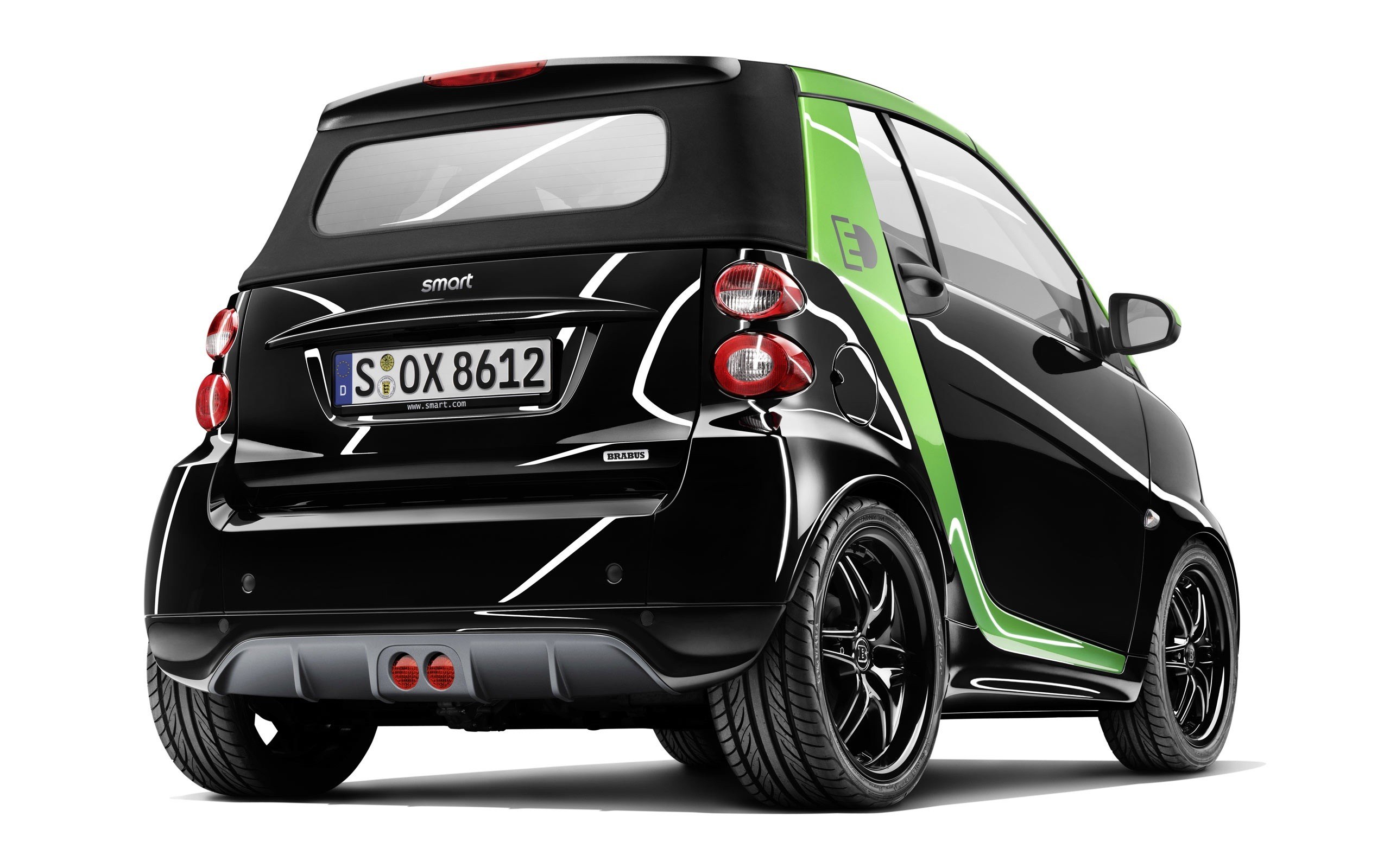 black and green smart car