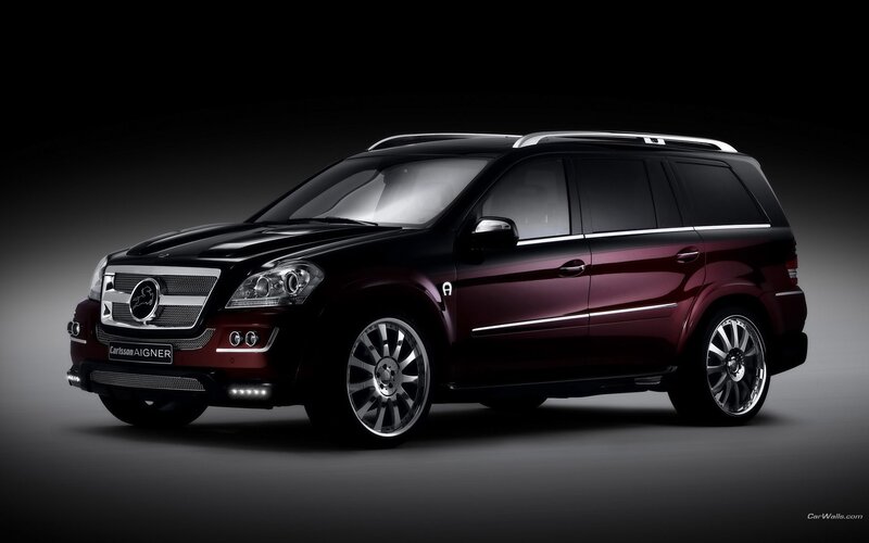 Black and Maroon SUV — Dramatic