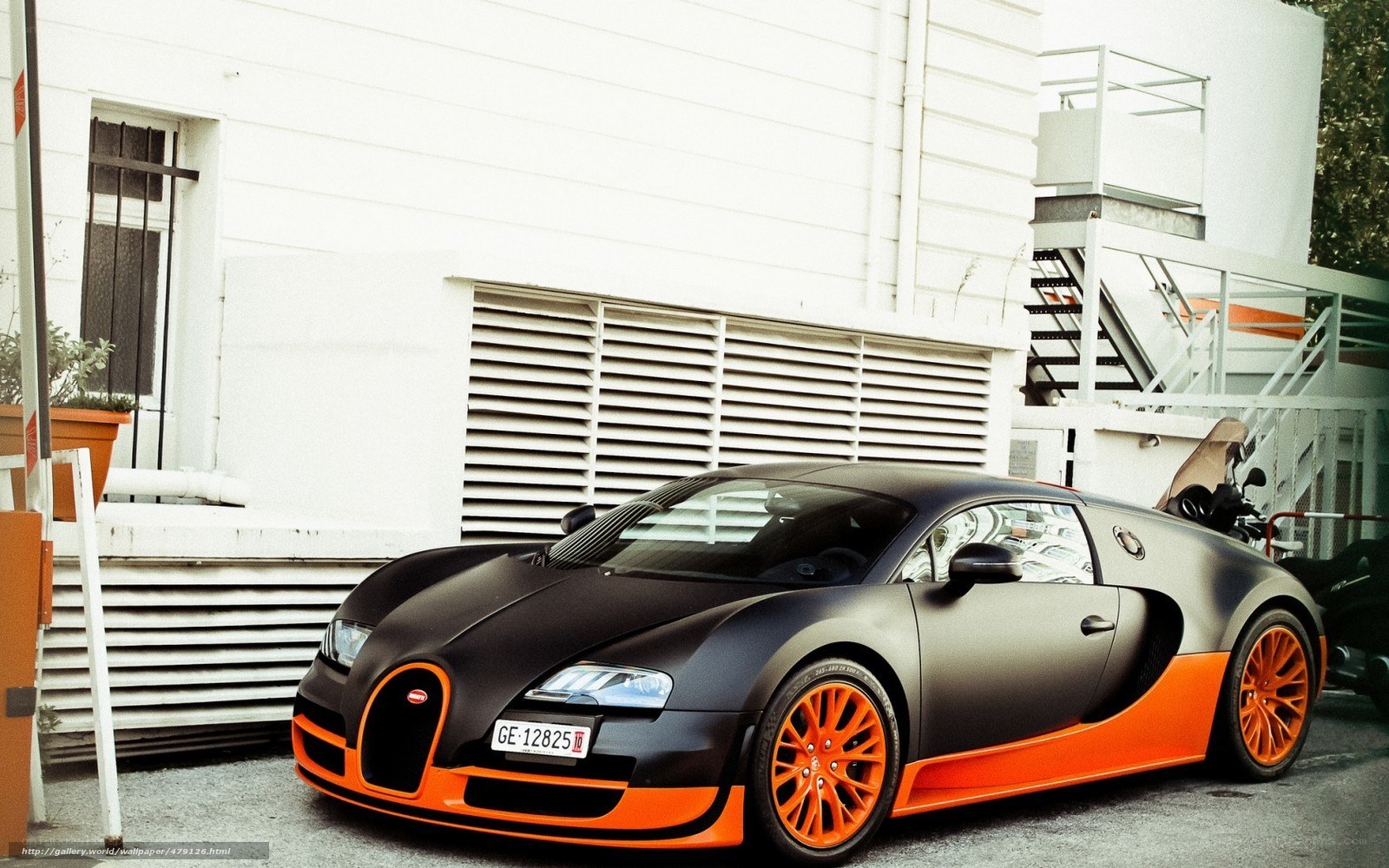 Black and orange Bugatti Veyron