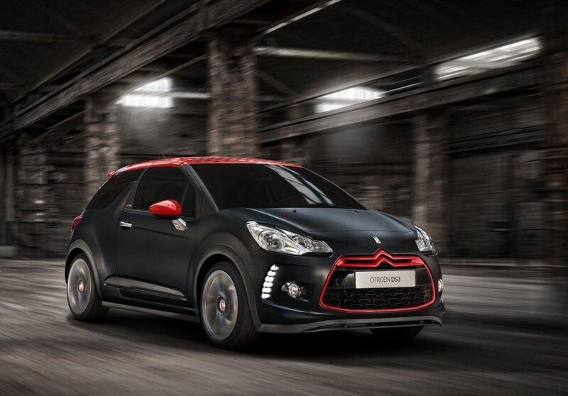 Black and red Citroën DS3 in motion