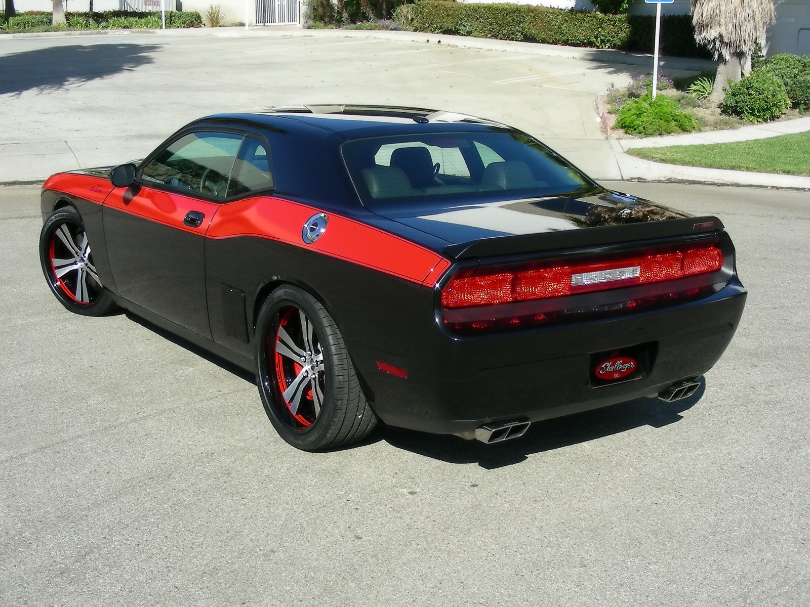 black and red dodge challenger