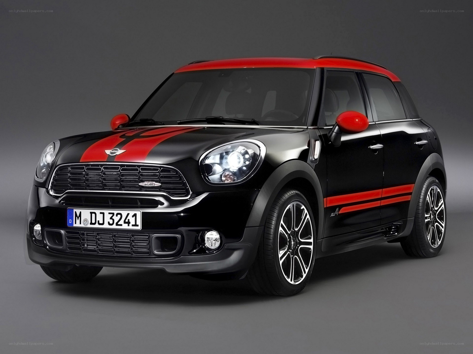 Black and red MINI Countryman