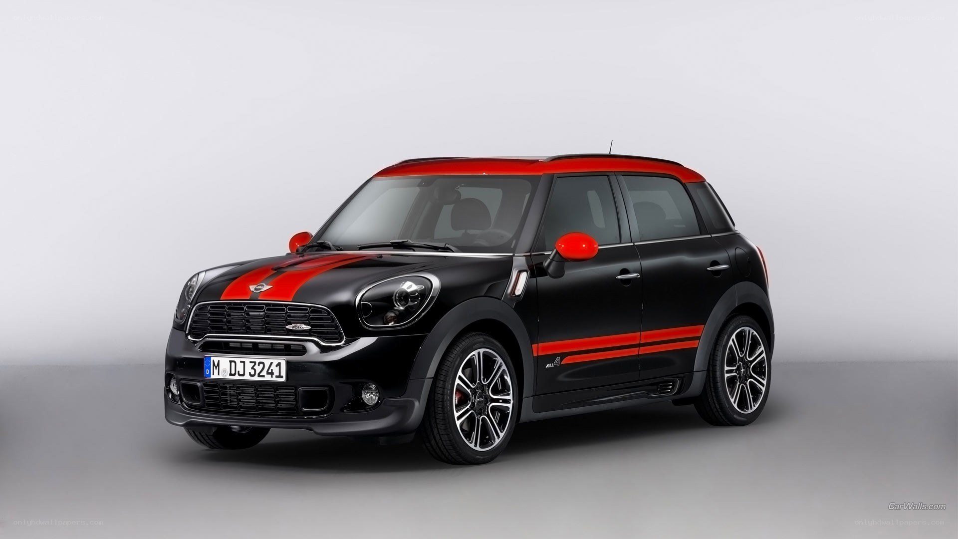 Black and red MINI Countryman