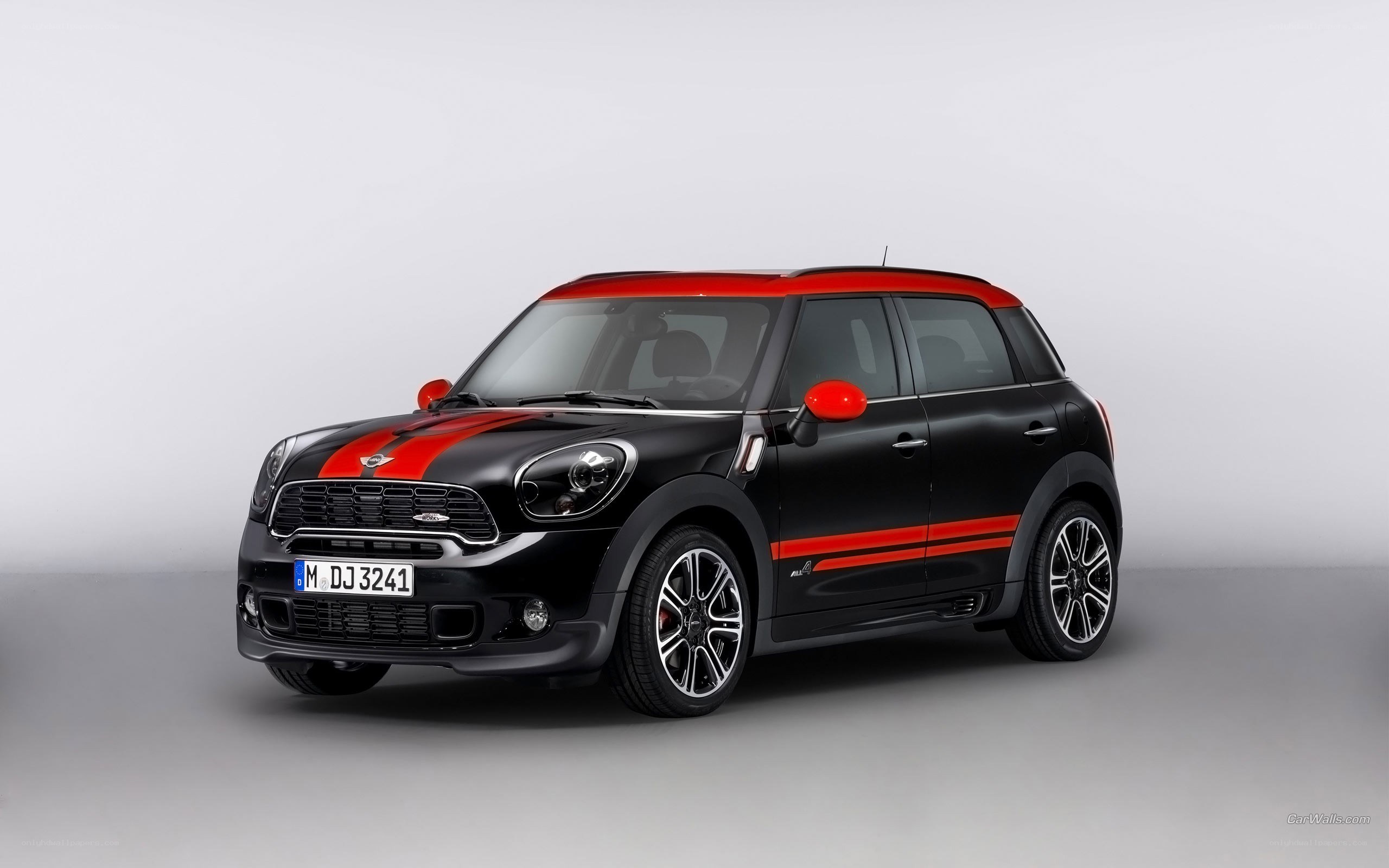 Black and red MINI Countryman