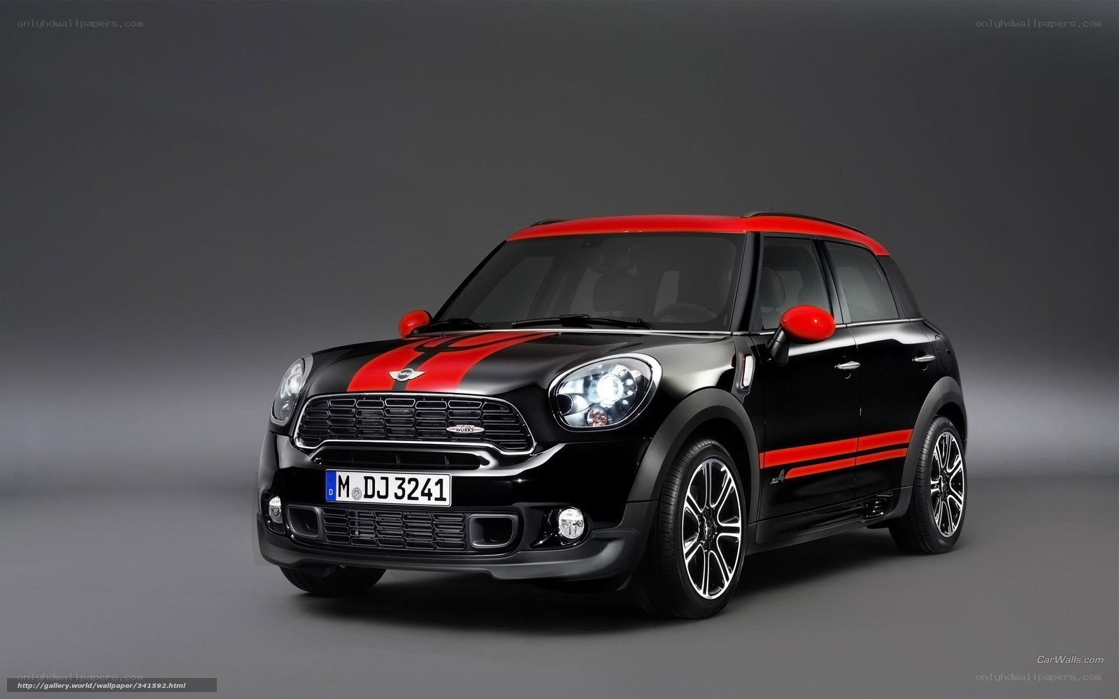 Black and red MINI Countryman