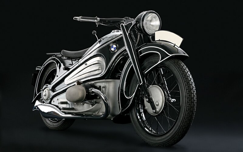 Black and Silver Motorcycle — Dramatic, Photograph, Headlight, Seat