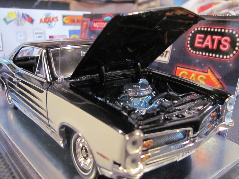 Black and White Car Model — Detailed