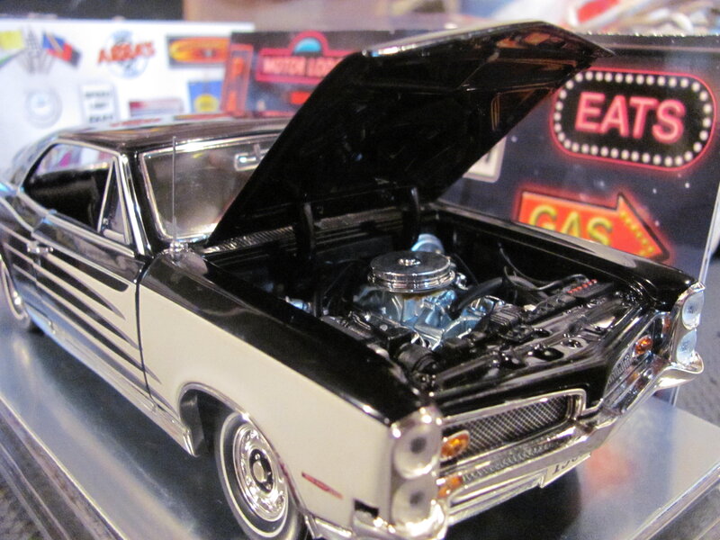 Black and White Car Model — Neutral