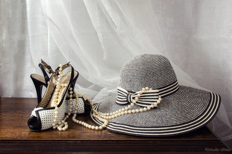 Black and White Hat