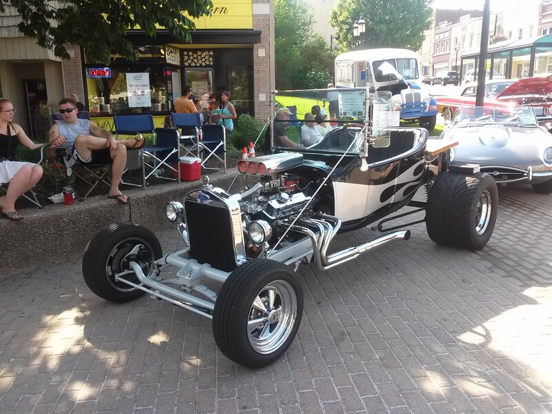Black and White Hot Rod — Outdoor