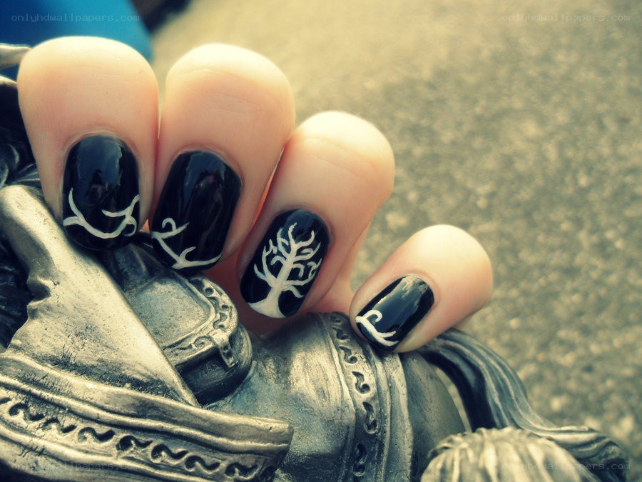 black and white nail art