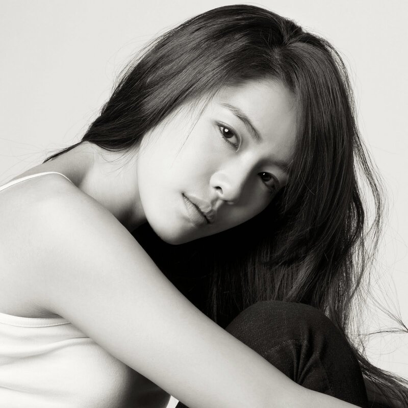black and white portrait of woman