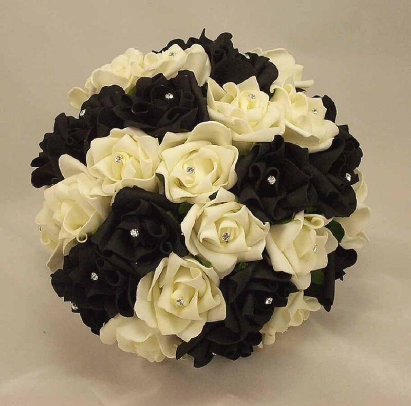 Black and White Rose Bouquet — Elegant