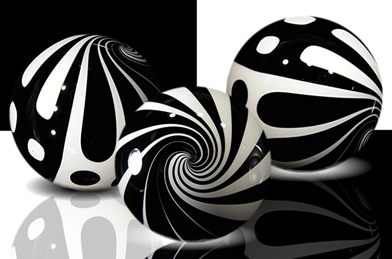 Black and white spiral glass spheres