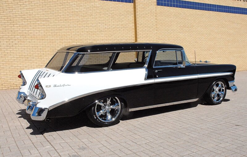 Black and White Station Wagon — Calm