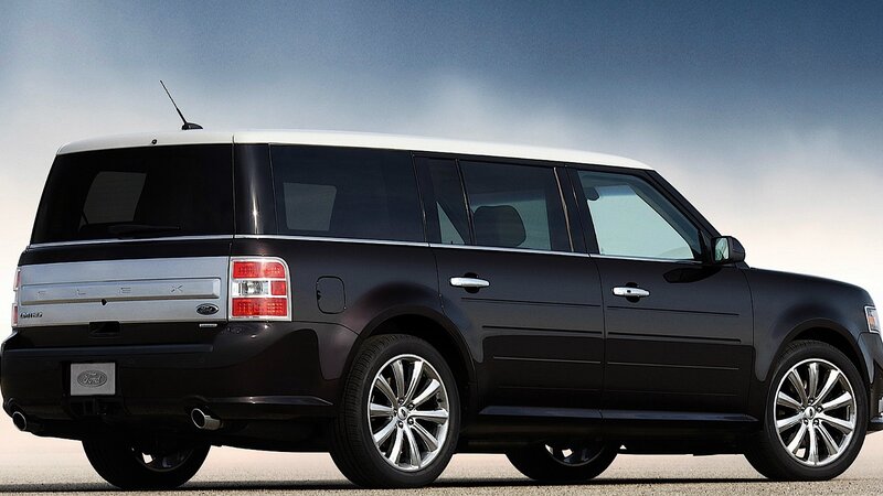 Black and White SUV — Dramatic